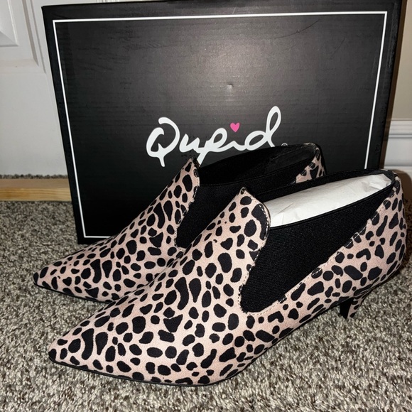 Qupid Shoes - Qupid Booties Size 8 Leopard Print Pointed Toe Low Heel Chic Y2K Mob Wife Soft